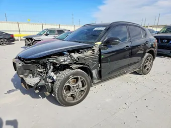 2022 Alfa Romeo Stelvio ZASPAKBN7N7D45077