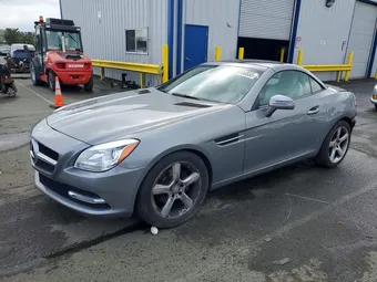 2015 Mercedes-Benz SLK-Class WDDPK4HA8FF102610