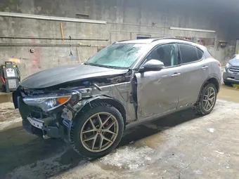 2018 Alfa Romeo ZASFAKPN5J7B81245