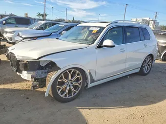 2023 BMW X7 5UX23EM06P9R07377