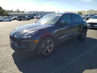 2022 Porsche Macan WP1AA2A54NLB08195