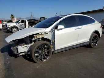 2018 Tesla Model X 5YJXCBE29JF144922