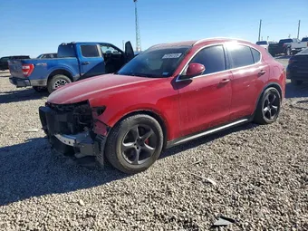 2018 Alfa Romeo ZASFAKAN8J7B80731