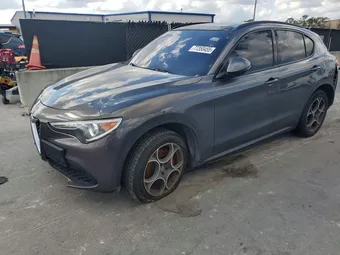2018 Alfa Romeo ZASFAKPN1J7B88869