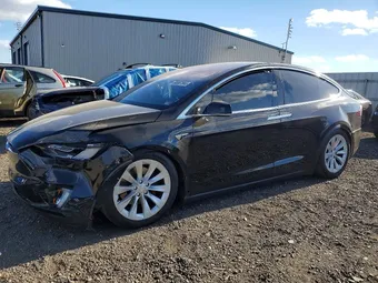 2017 Tesla Model X 5YJXCDE22HF049768