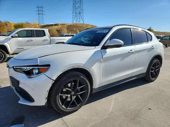 2018 Alfa Romeo ZASFAKNN9J7B70638