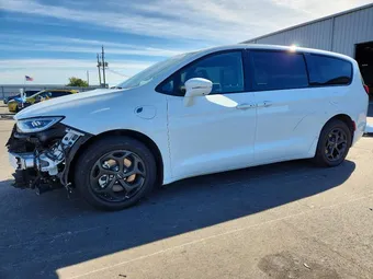 2022 Chrysler Pacifica Hybrid 2C4RC1S71NR147908