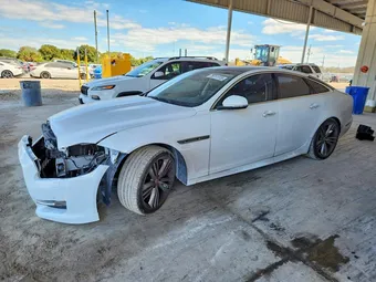 2016 Jaguar XJ-Series SAJWA1CE4GMW01047