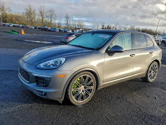 2016 Porsche Cayenne Hybrid WP1AE2A29GLA62456