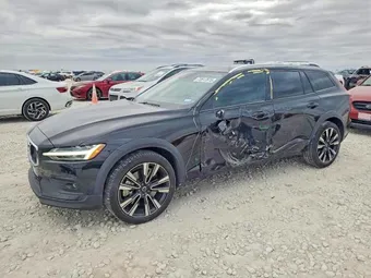 2022 Volvo V60 YV4102WK1N1085325