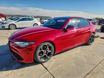 2022 Alfa Romeo ZARFAMBN5N7660501