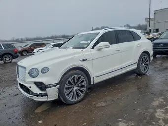2021 Bentley Bentayga SJAAM2ZV8MC033708