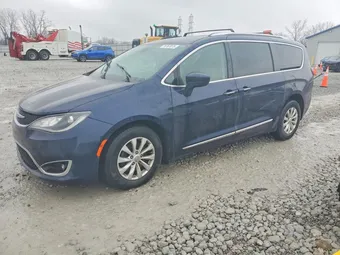 2019 Chrysler Pacifica 2C4RC1BG2KR666171
