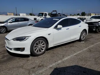 2016 Tesla Model S 5YJSA1E15GF159699