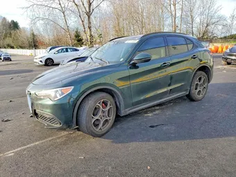 2018 Alfa Romeo ZASFAKPN2J7B99542