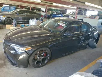 2018 Alfa Romeo ZARFAEEN6J7578238
