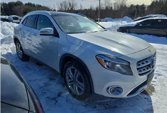 2018 Mercedes-Benz GLA-Class WDCTG4GB6JJ423372