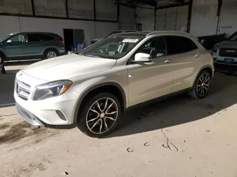 2016 Mercedes-Benz GLA-Class WDCTG4GB6GJ271070