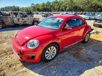 2019 Volkswagen Beetle 3VWFD7AT0KM716720