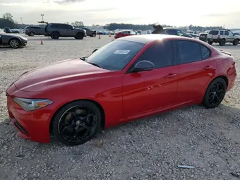 2018 Alfa Romeo ZARFAECN5J7596586