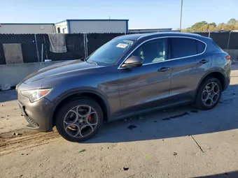 2018 Alfa Romeo ZASFAKBNXJ7B69423