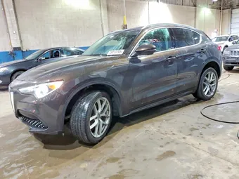 2018 Alfa Romeo ZASFAKAN5J7B94604