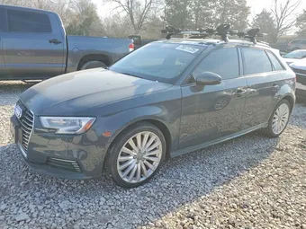 2017 Audi A3 WAUUPBFF6HA128573