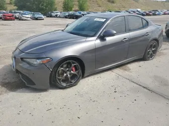 2017 Alfa Romeo ZARFAECN1H7557360