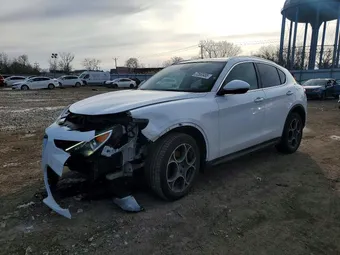 2019 Alfa Romeo ZASPAKBN5K7C44454