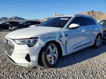 2019 Audi e-tron WA1LAAGEXKB022641