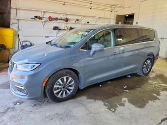 2022 Chrysler Pacifica Hybrid 2C4RC1L76NR147806
