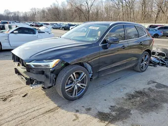 2018 Volvo XC60 LYV102RK3JB102210