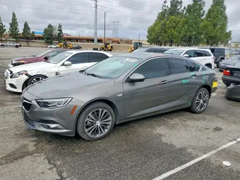2018 Buick Regal Sportback W04GP6SX6J1097363