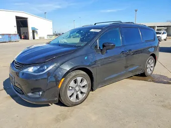 2018 Chrysler Pacifica Hybrid 2C4RC1N7XJR311680
