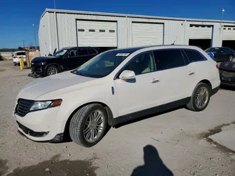 2018 Lincoln MKT 2LMHJ5AT4JBL02137