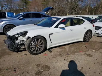 2016 Porsche Panamera WP0AA2A71GL003328