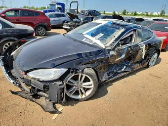 2015 Tesla Model S 5YJSA1S23FF088028