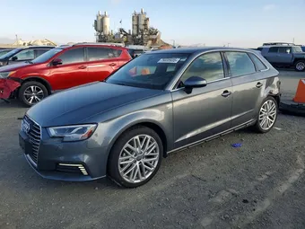 2018 Audi A3 WAUSPBFF1JA055545
