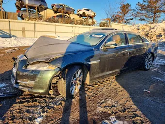 2017 Jaguar XJ-Series SAJWJ2GD4H8W09473