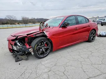 2018 Alfa Romeo ZARFAECN4J7584672