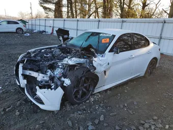 2019 Alfa Romeo ZARFAMEV6K7607345