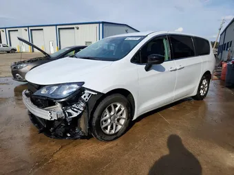 2024 Chrysler Voyager 2C4RC1CG5RR176879