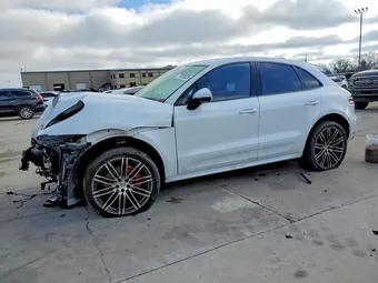2016 Porsche Macan WP1AF2A55GLB93911