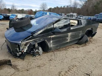 2025 Tesla Cybertruck 7G2CEHED3SA074312