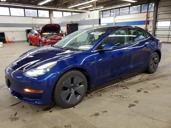 2022 Tesla Model 3 5YJ3E1EA5NF370374