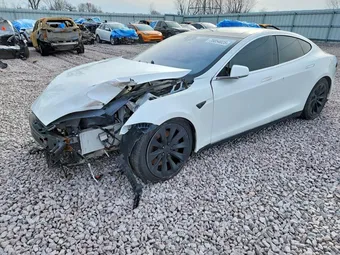 2016 Tesla Model S 5YJSA1E20GF136484
