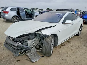 2018 Tesla Model S 5YJSA1E20JF247866