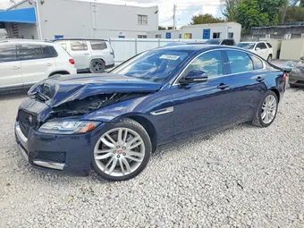 2018 Jaguar XF SAJBE4EV0JCY56406