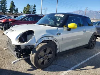 2021 Mini Cooper WMWXP3C09M2N33365
