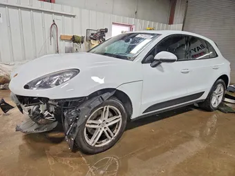 2018 Porsche Macan WP1AA2A54JLB02553